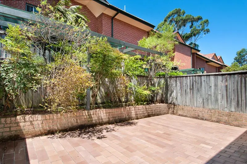 2/10 Eric Road, Artarmon Sold by Shead Property - image 1