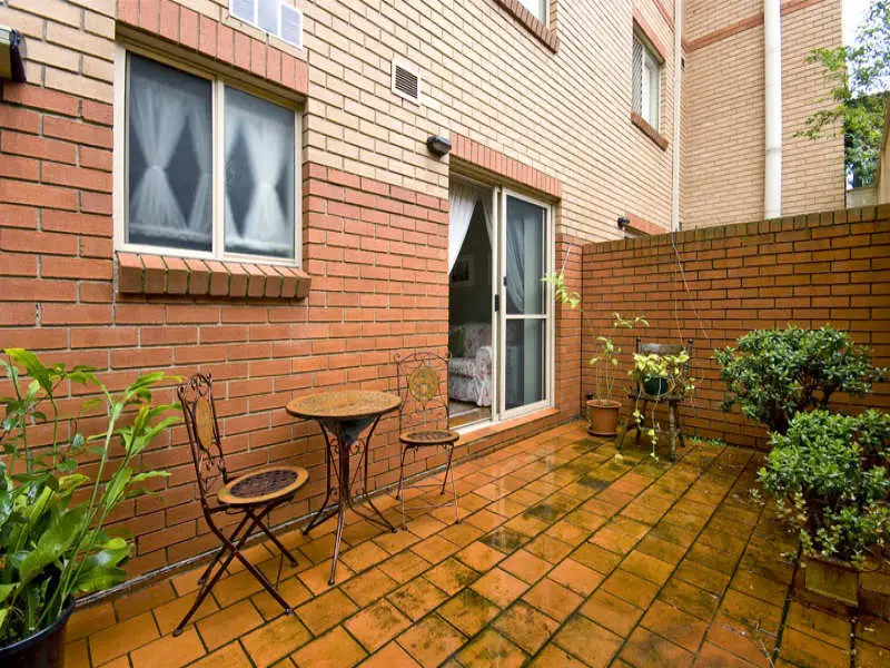 2/2 Wilson Street, Chatswood Sold by Shead Property - image 1