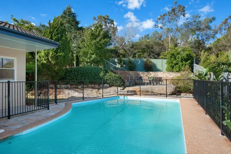 3 The Citadel, Castlecrag Sold by Shead Property - image 1