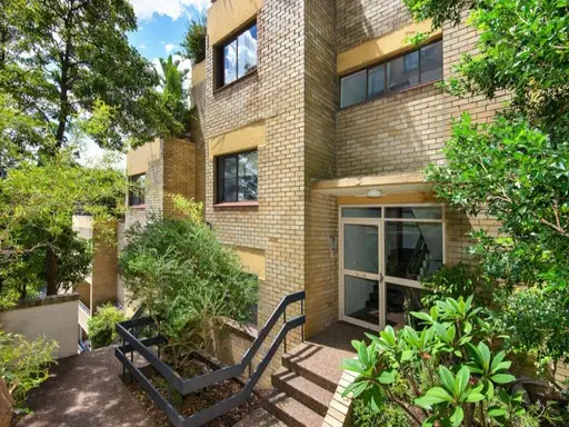 2/6 Lamont Street, Wollstonecraft Sold by Shead Property