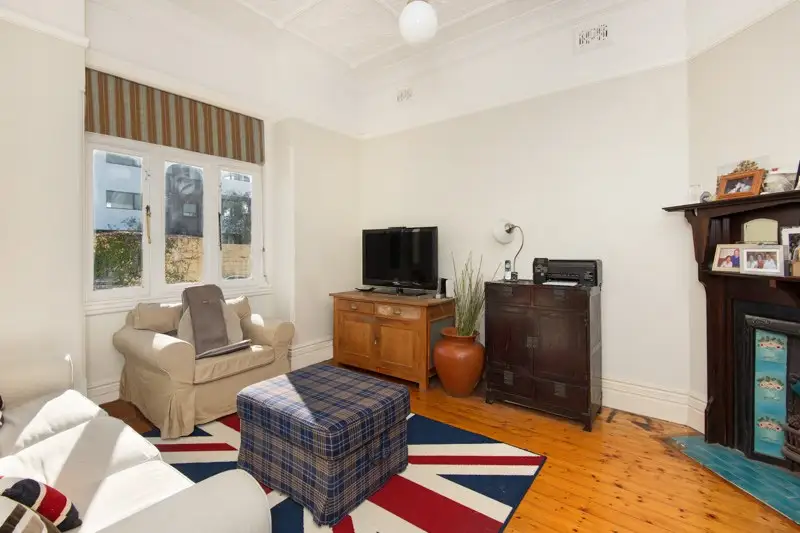 37 Atchison Street, Crows Nest Sold by Shead Property - image 1