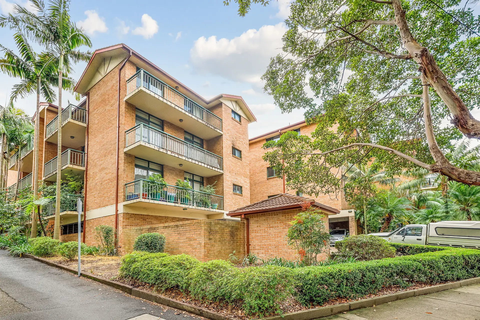 23-27 Parkes Road, Artarmon Sold by Shead Property - image 1