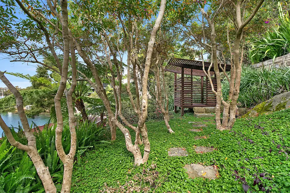 7 The Tor Walk, Castlecrag Sold by Shead Property - image 1