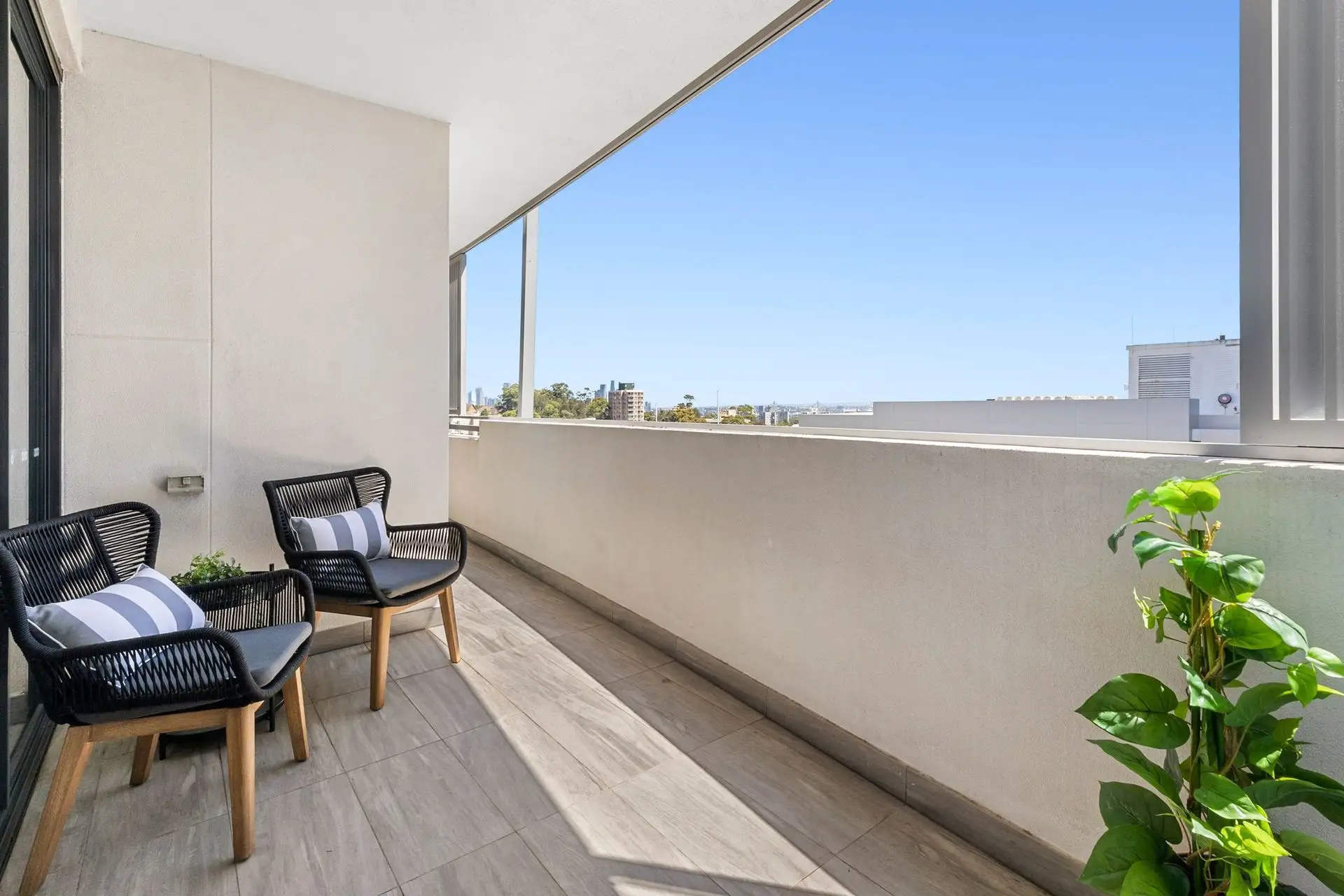 701/567 Pacific Highway, St Leonards Sold by Shead Property - image 1