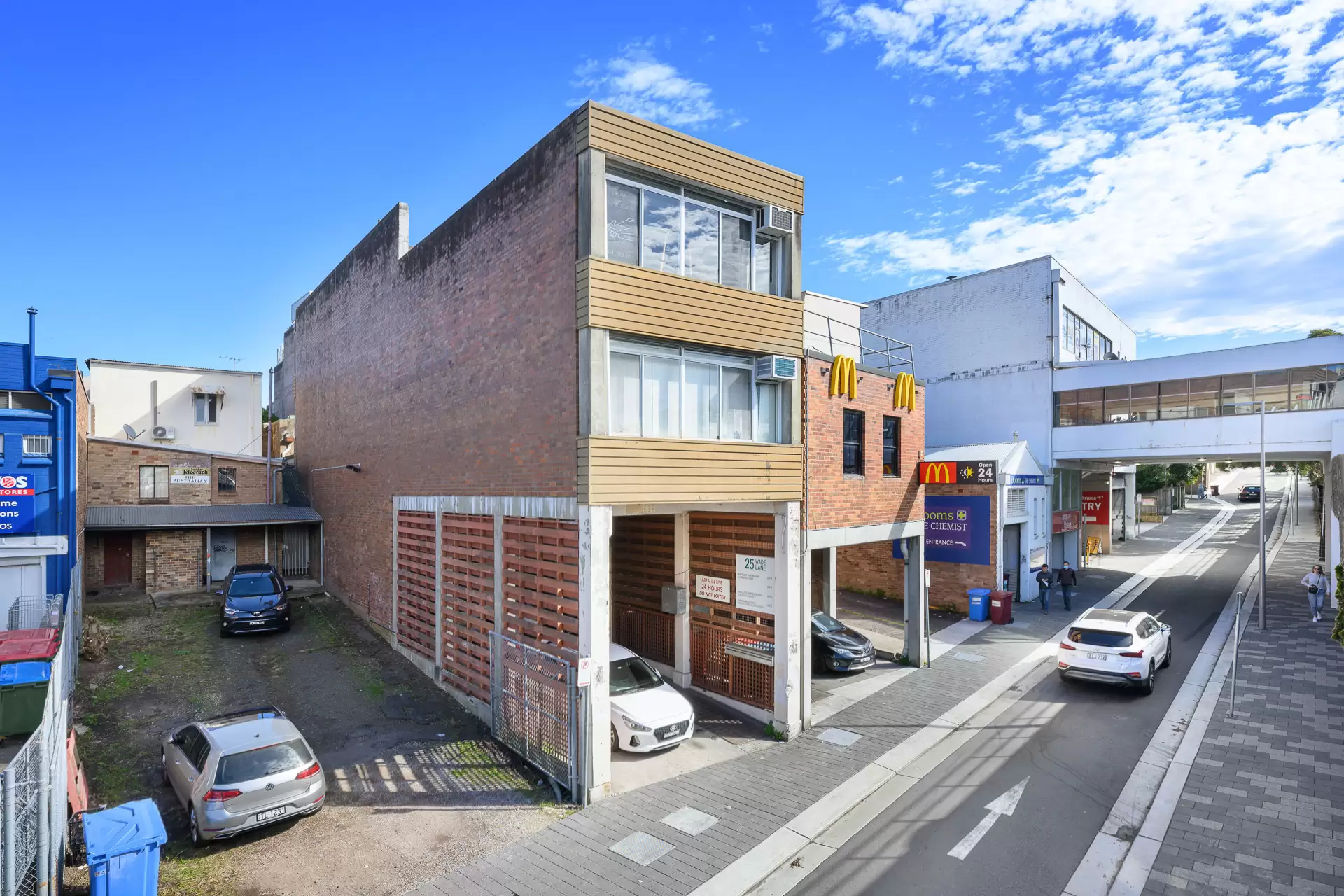 Gordon Leased by Shead Property - image 1