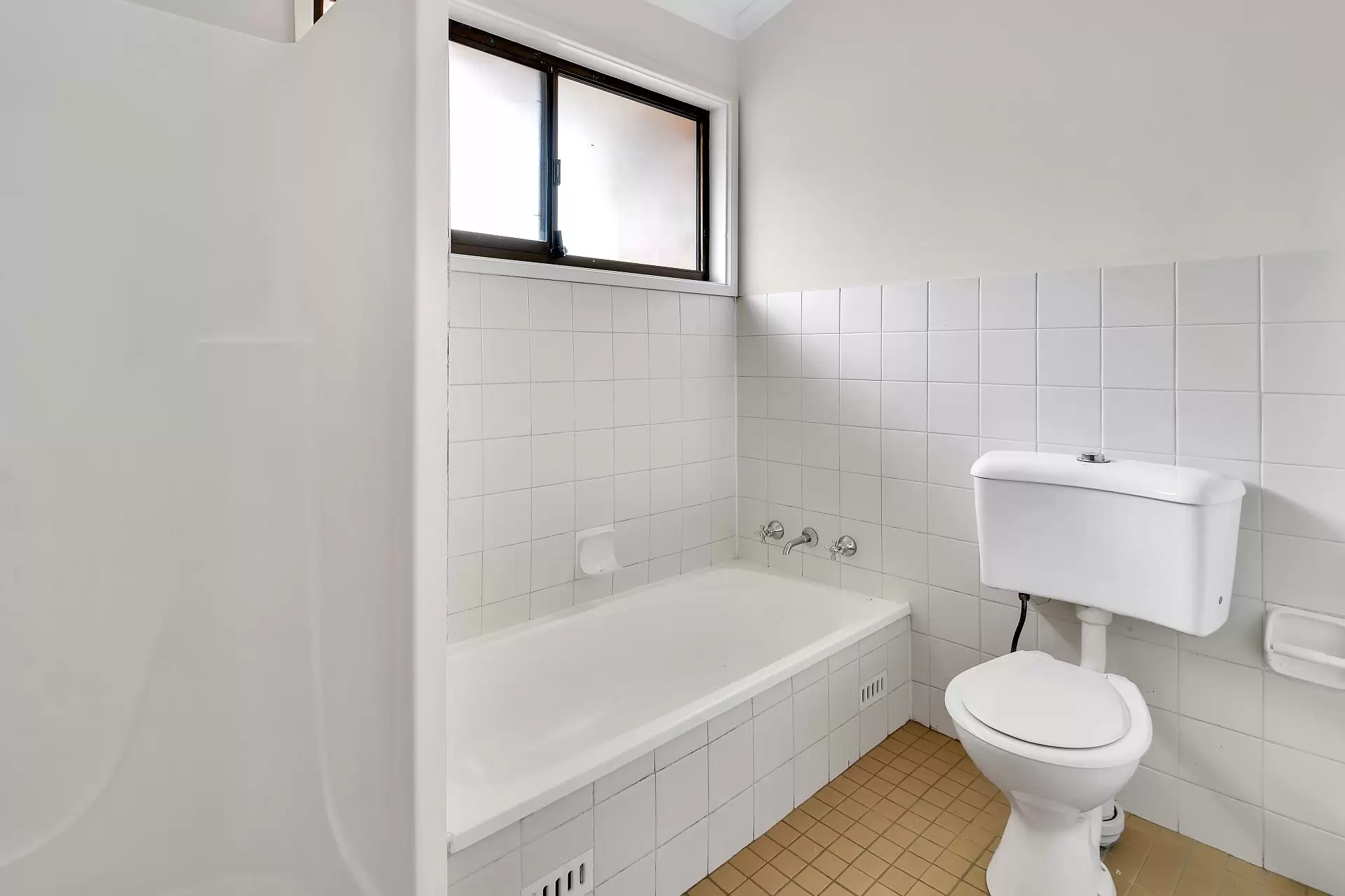 Camperdown Leased by Shead Property - image 1