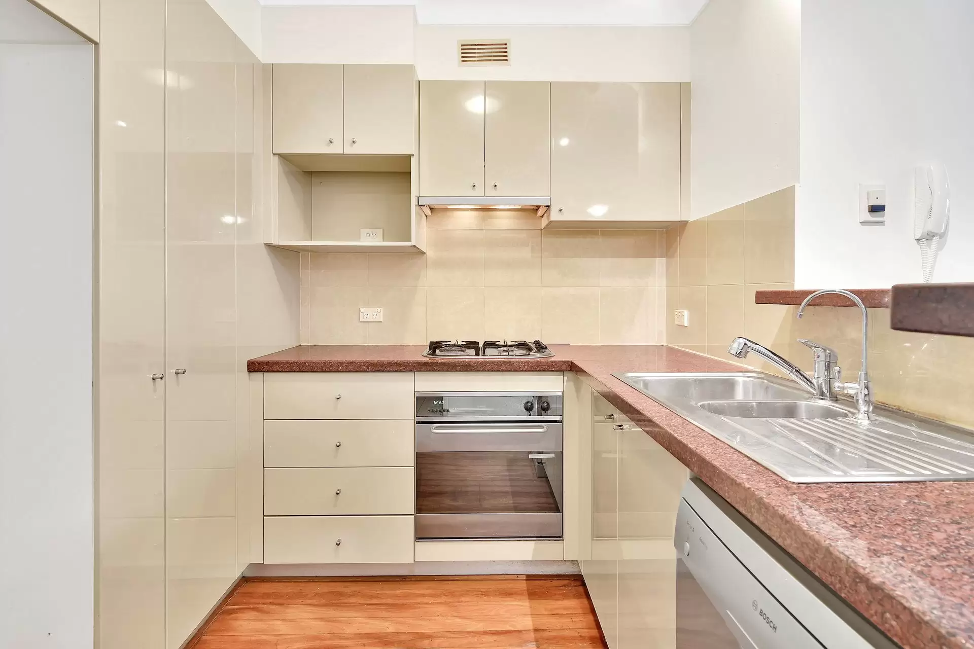 Chatswood Leased by Shead Property - image 1