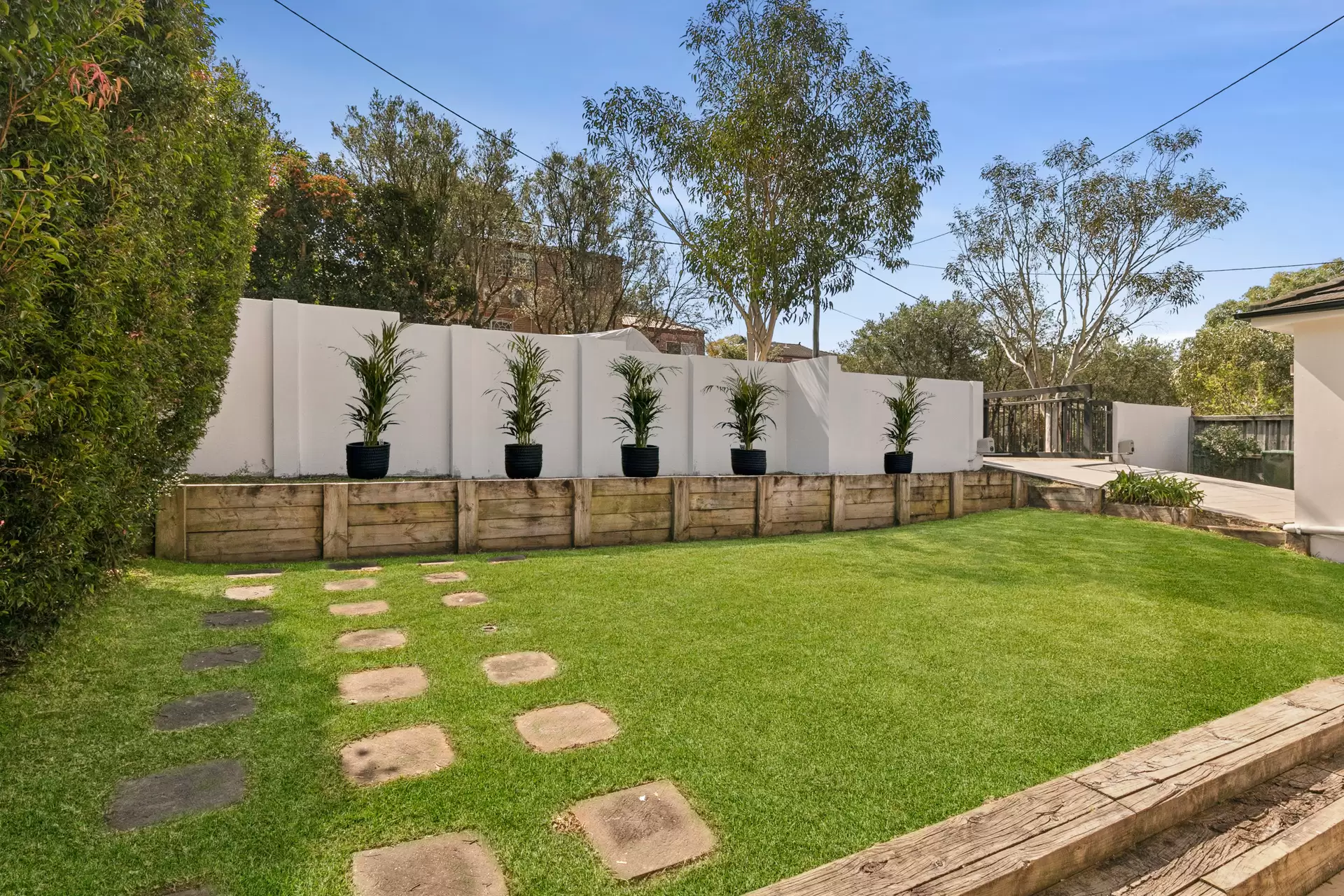 17 Small Street, Willoughby Sold by Shead Property - image 1