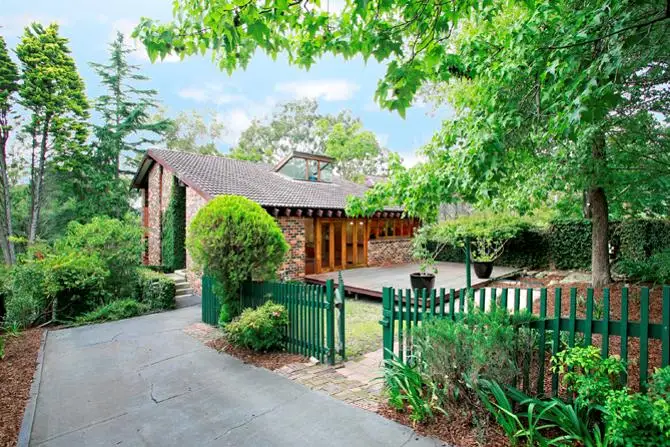 42 Valerie Avenue, Chatswood Sold by Shead Property - image 1