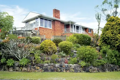 42 Headland Road, Castle Cove Sold by Shead Property