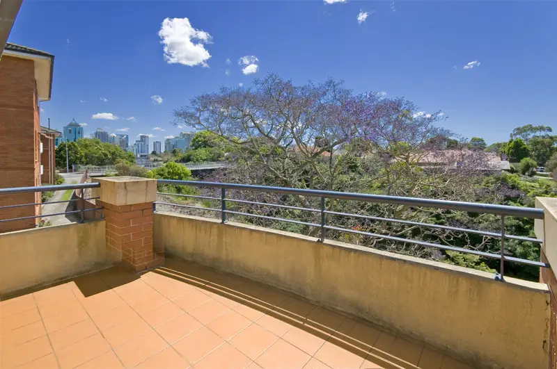 8/117 Hampden Road, Artarmon Sold by Shead Property - image 1